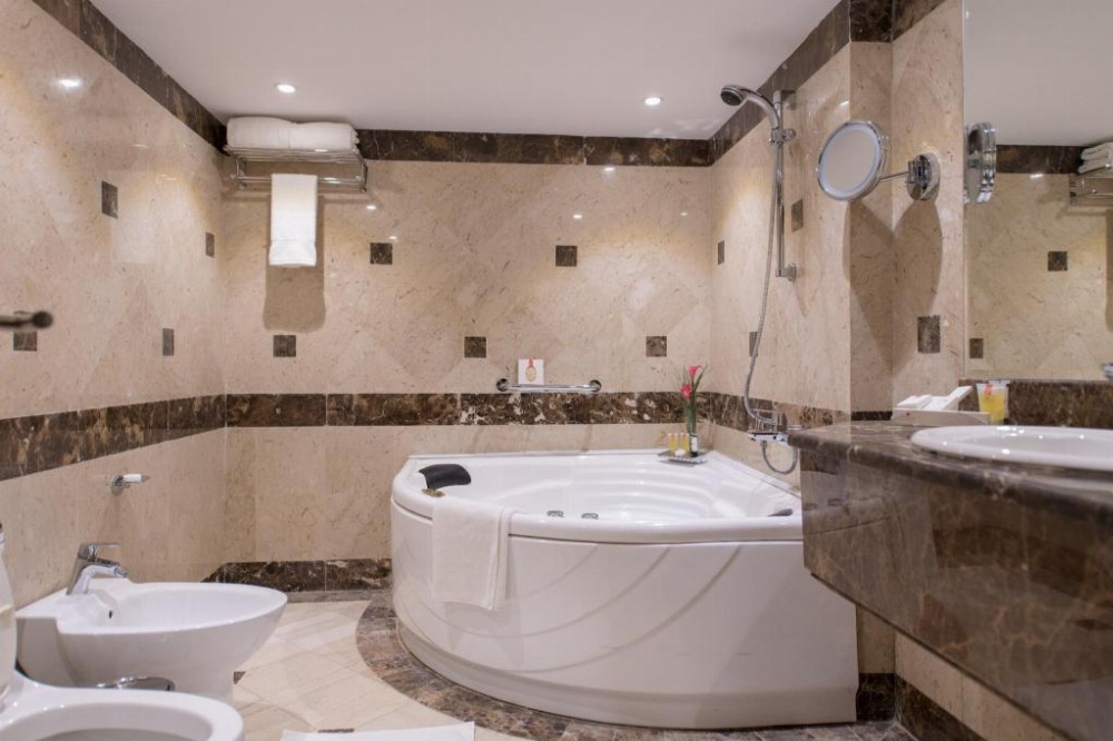 Ramada Continental Jeddah Image 23